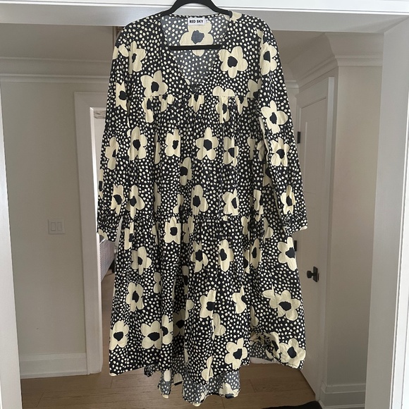 Red Sky Dresses & Skirts - Red Sky Navy & Ivory Floral Cotton 50s "House Dress." Size S. Very Oversized!